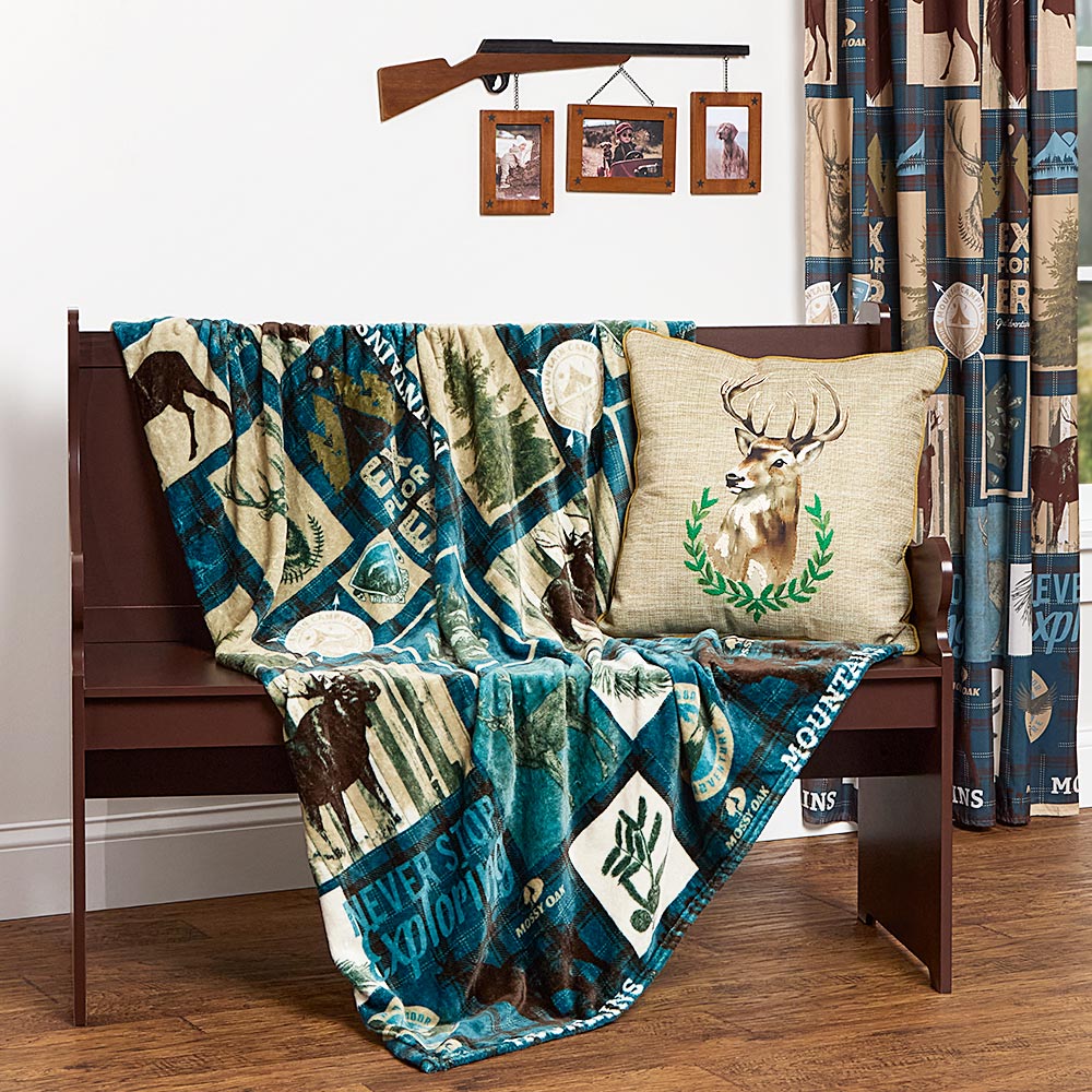 Mossy Oak Never Stop Exploring 50\" x 60\" Fleece Plush Throw
